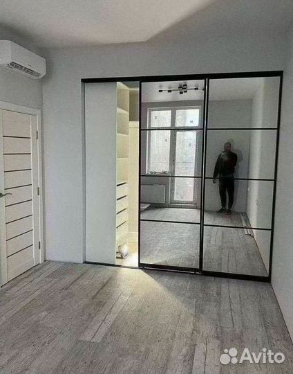 Шкаф купе с зеркалом