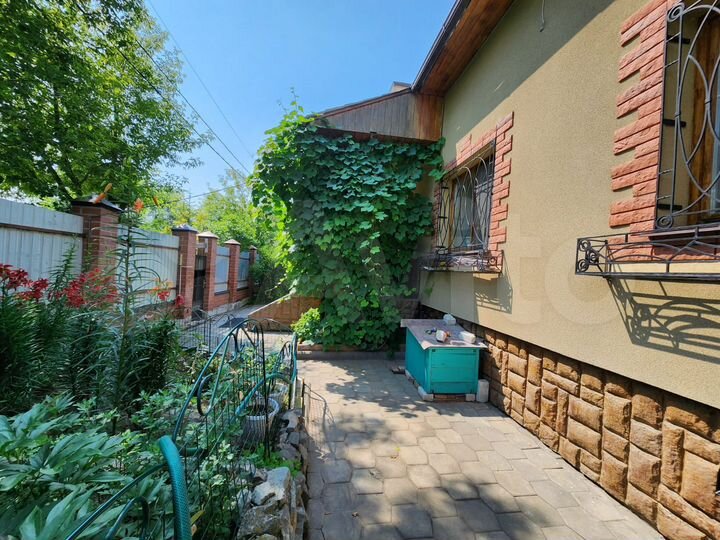 Коттедж 255 м² на участке 15 сот.