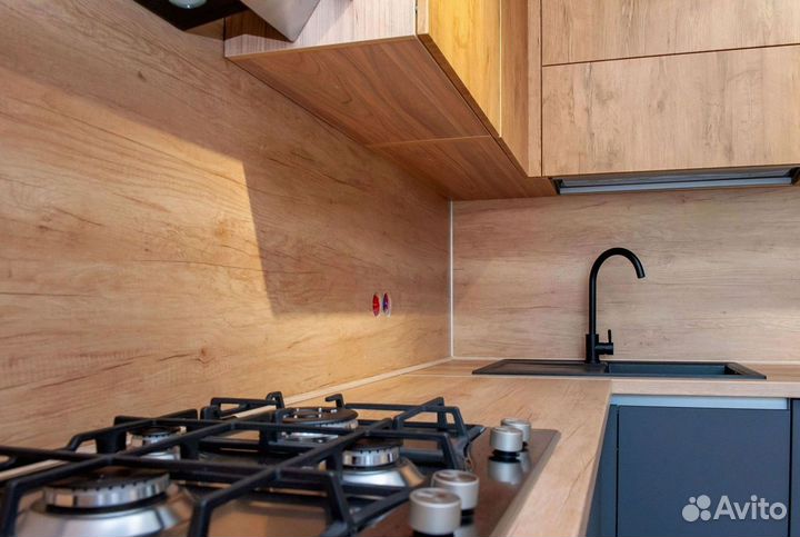 Угловая кухня в потолок.Кухонный гарнитур на заказ