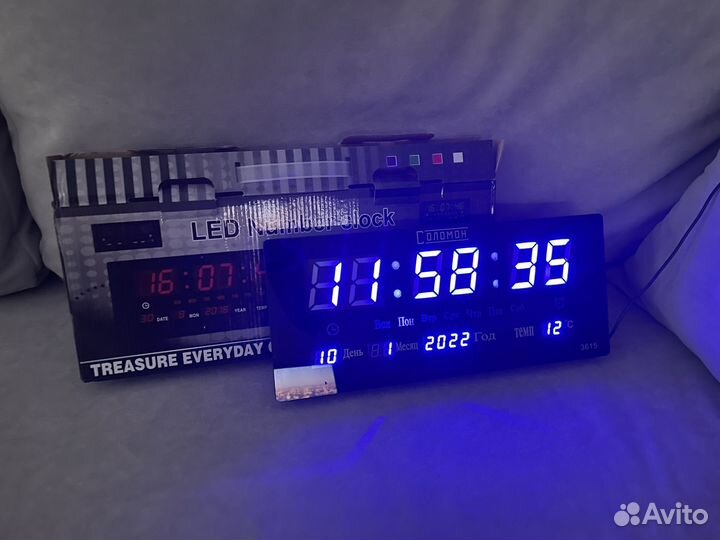 Часы электронные настенные