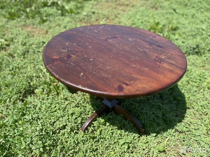 Журнальный столик круглый дерево