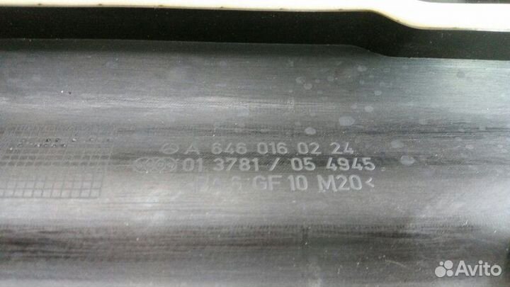 Крышка двигателя Mercedes Vito W639 646.983 2005