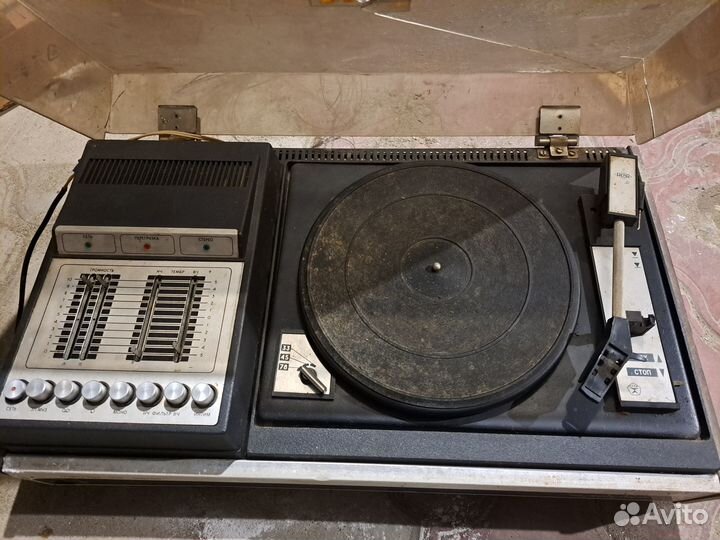 Проигрыватель винила radiotehnika