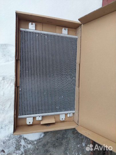 Радиатор Renault