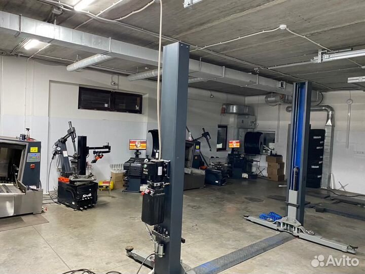 Rydanz Roadster R02 235/45 R17