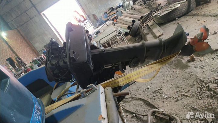 Катер с прицепом