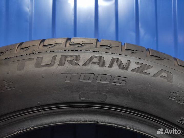 Bridgestone Turanza T005 215/55 R17