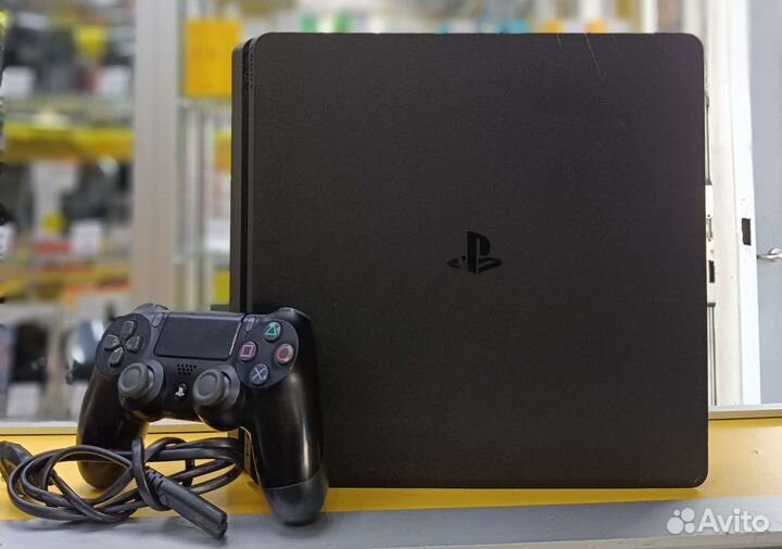 Sony PS4 Slim 500 Гб 1 геймпад