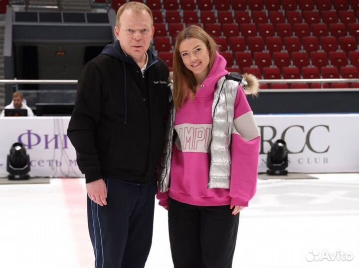 Тренер по фигурному катанию
