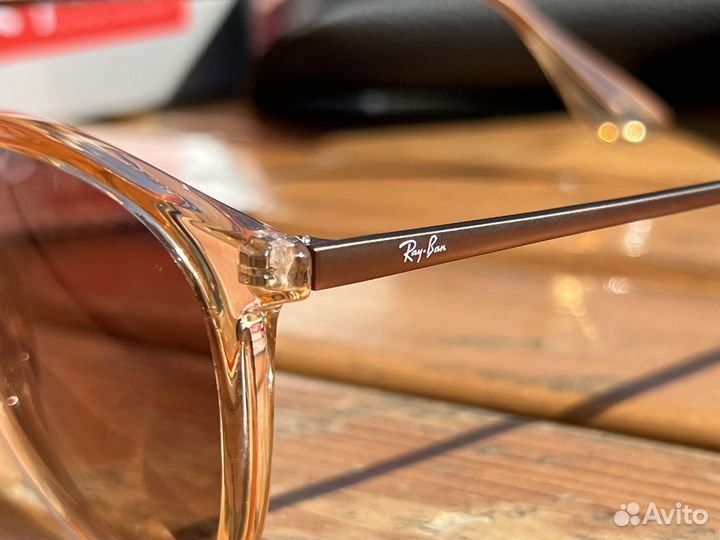 Солнцезащитные очки Ray-Ban RB-4171 Erika