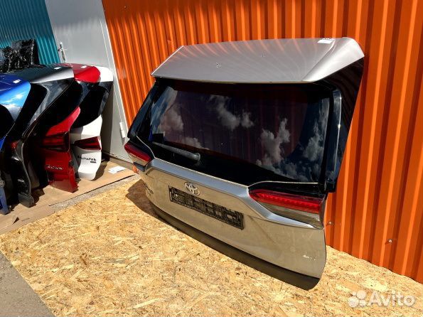 Toyota Rav 4 50 крышка багажника 2018-2023