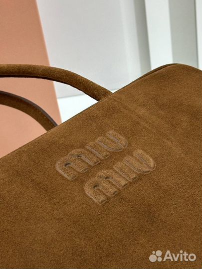 Сумка замшевая коричневая miu miu