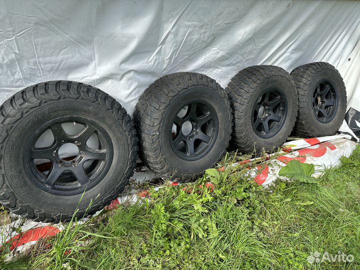Bfgoodrich Mud-Terrain T/A KM3 265/75 R16