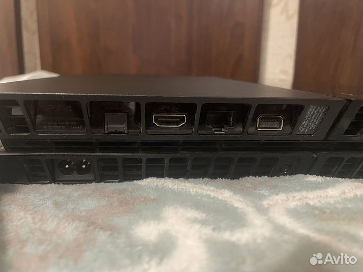 Sony playstation 4 PS4 slim 1tb