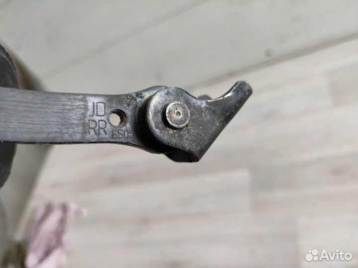 Ограничитель двери задний левый Nissan Qashqai Vi