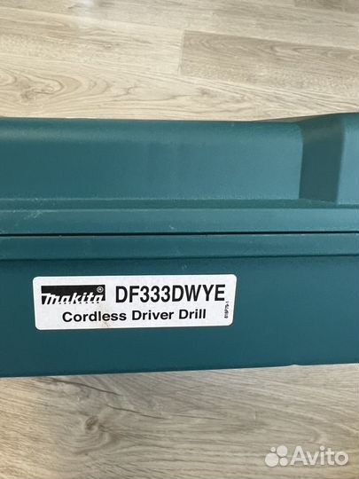 Аккумуляторная дрель-шуруповерт Makita DF333dwye