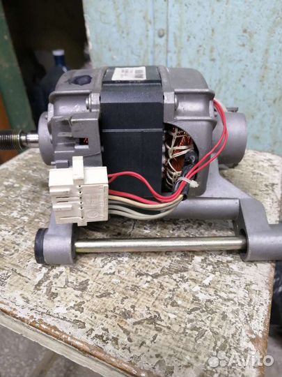 Двигататель стиральной машины