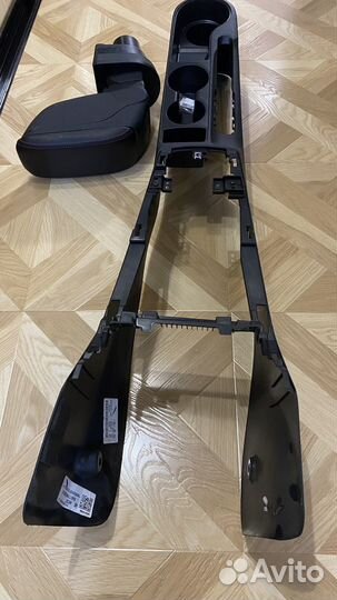 Центральная консоль тоннель на Kia Rio 4 X-Line