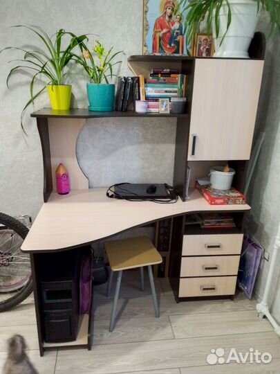 Компьютерный стол