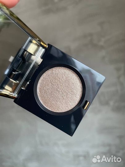 Bobbi brown тени моно