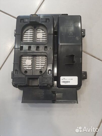 Беспроводная зарядка телефона Audi Q7 4M 2015-2023