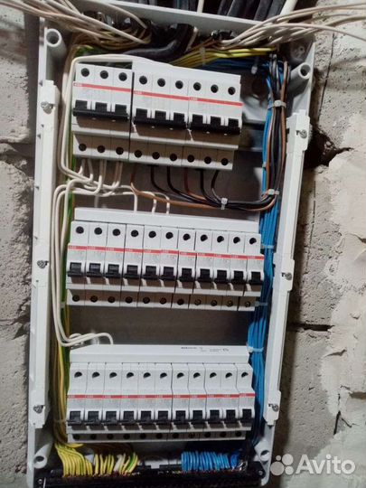 Профессиональный электрик с опытом работы 10 лет