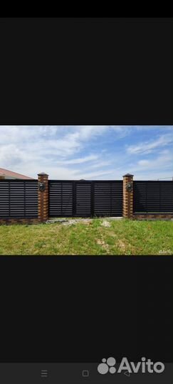 Барельеф морда льва