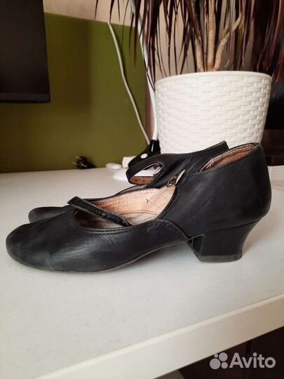 Туфли для народных танцев