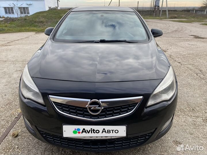 Opel Astra 1.4 МТ, 2011, 246 000 км