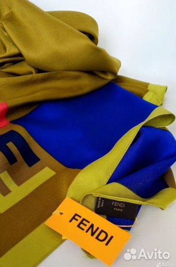 Платок Fendi оливковый, шелк 90х90 см. Новый