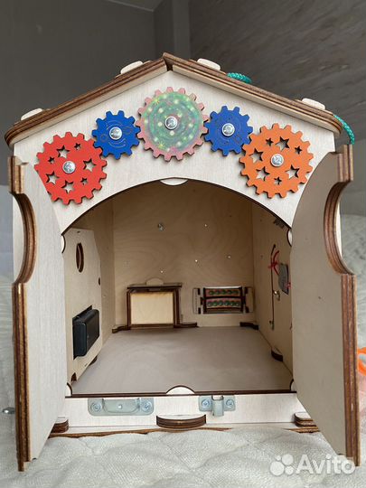 Бизиборд домик со светом большой