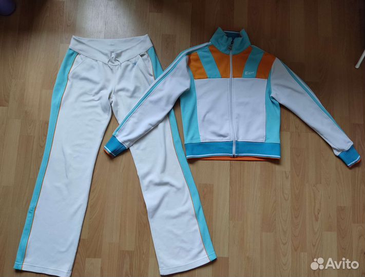 Костюм спортивный женский