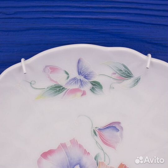 Держатели белые на пружинках для тарелок