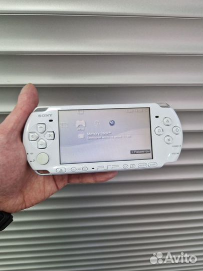 Sony PSP 3008 прошитая 16Gb белая