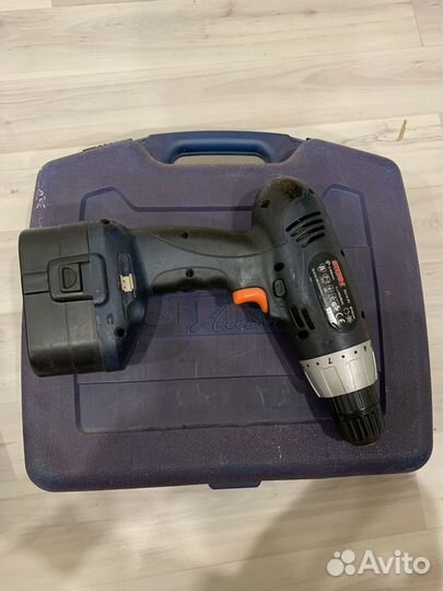 Шуруповерт Stern