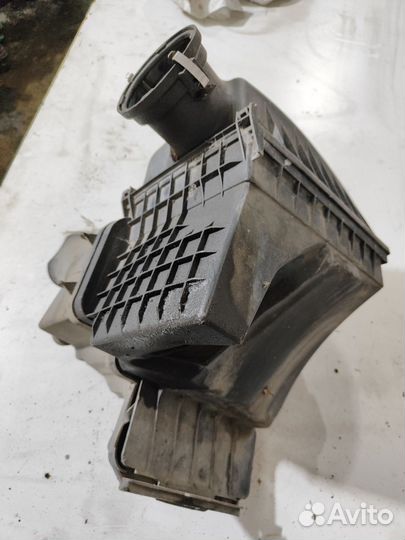 Корпус воздушного фильтра BMW E65