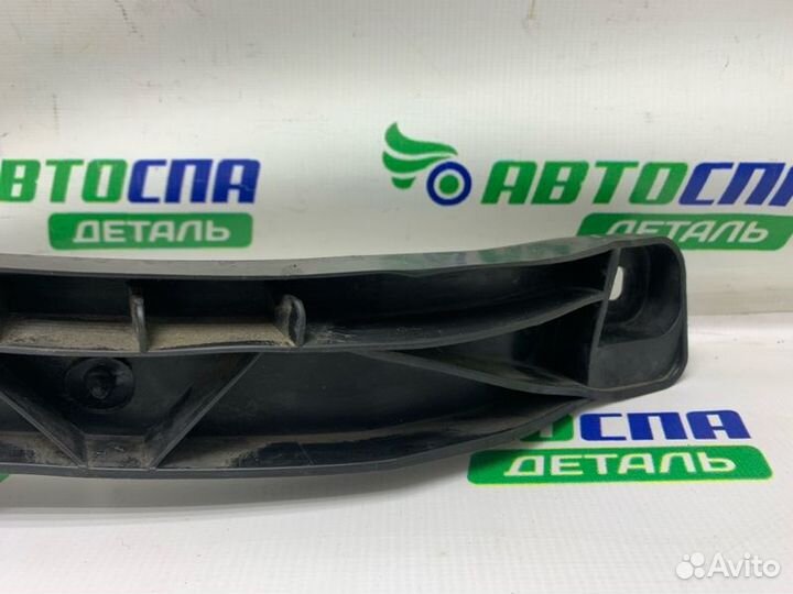 Кронштейн фары передний правый Volkswagen Golf V