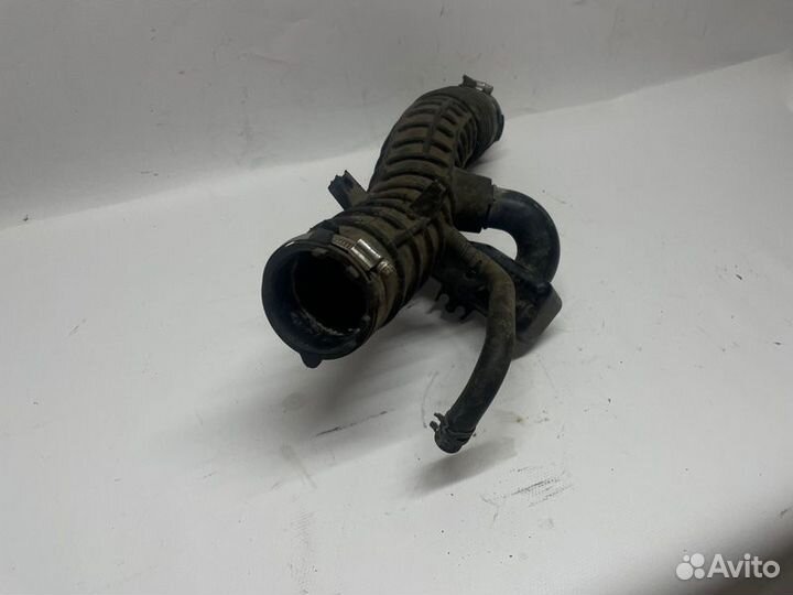 Патрубок воздушного фильтра Renault Logan L8