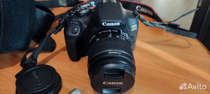 Зеркальный фотоаппарат canon eos 2000d