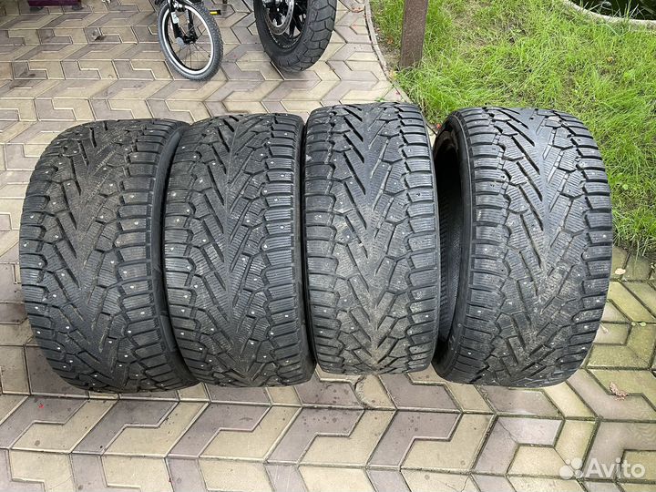 Pirelli Ice Zero 295/40 R21 111H