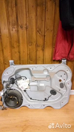 Стеклоподьемник передний правый Форд фокус2