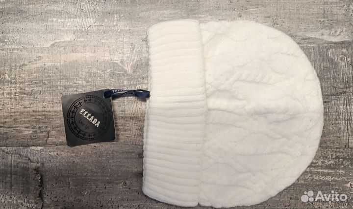 Шапка женская вязаная