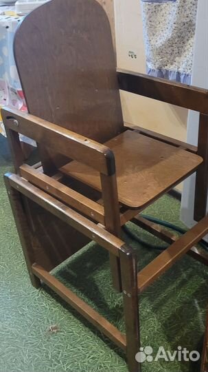 Стульчик для кормления ребенку