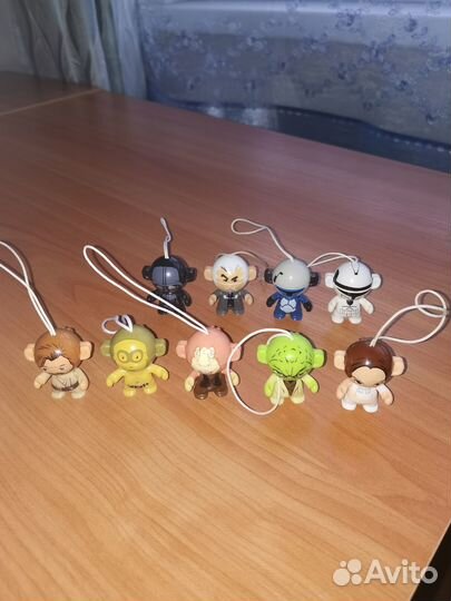 Коллекция киндеров-брелоков Звездные войны