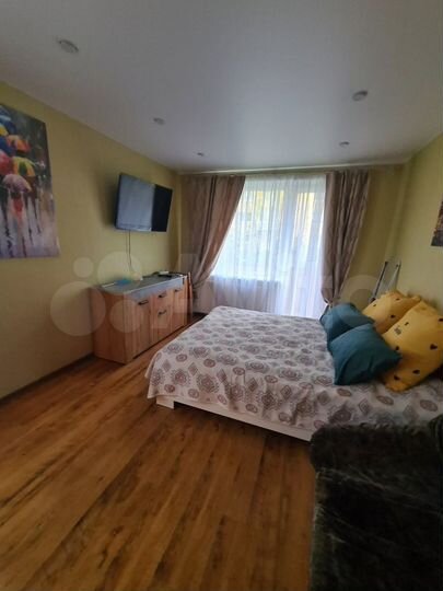 1-к. квартира, 42 м², 1/4 эт.