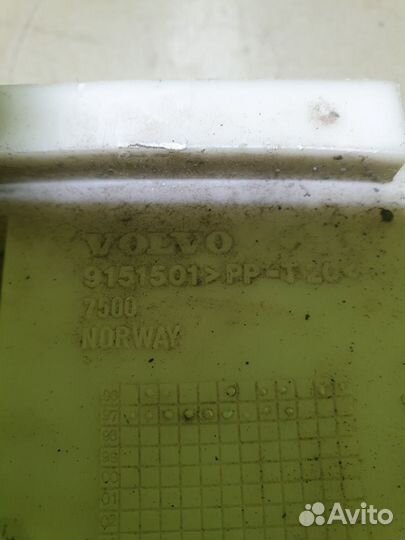 Кронштейн бампера передний левый Volvo V70 Xc