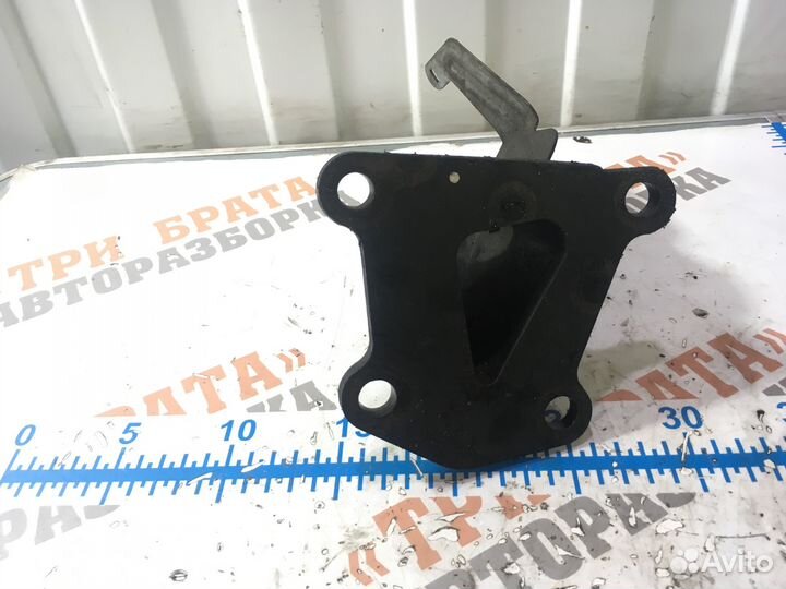 Ниссан Навара Кронштейн двигателя правый Прав