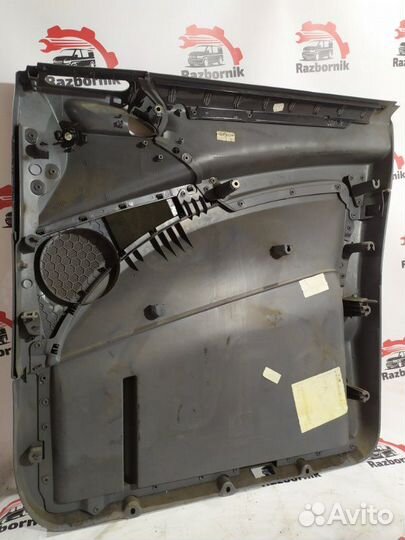 Обшивка боковой двери передняя левая Mercedes Vito