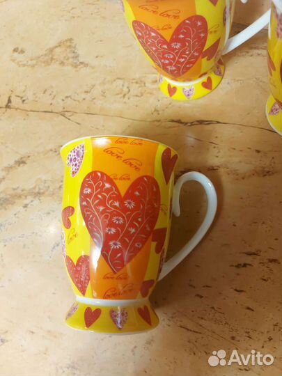 Тарелки 12 штук и чашки