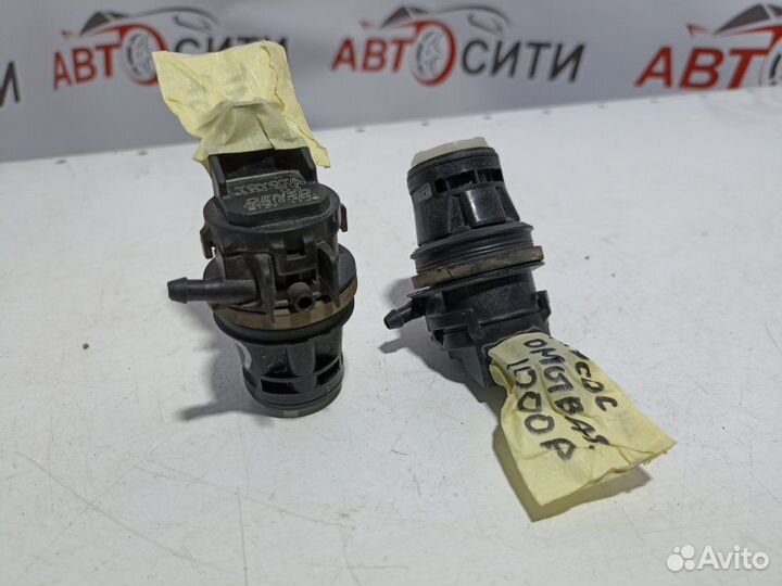 Насос омывателя Toyota Camry 40-45